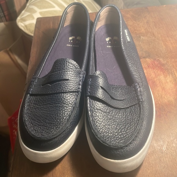 Cole Haan navy boat shoes - Picture 2 of 2